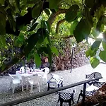 Lidia Oda ve Kahvaltı Acireale