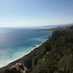 Alojamento de Acomodação e Pequeno-almoço Lidia 4*