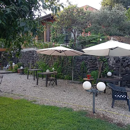 Lidia With Parking&jacuzzi Acireale